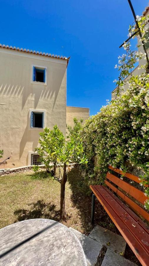 Wood & Blossom, Gcollectiongr Spetses Town Extérieur photo